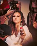 @hungvanngo: #fbf #bts @selenagomez @cocacola @guyaroch @chr